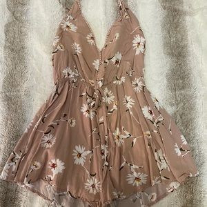 ✨Tobi Floral Open Back Halter Romper✨